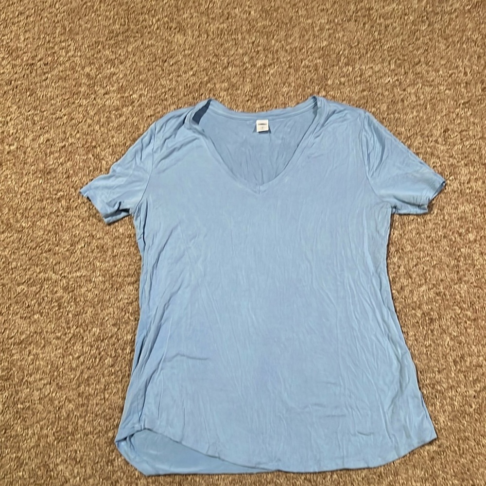 Old Navy Women’s light blue v neck shirt.  Size small
